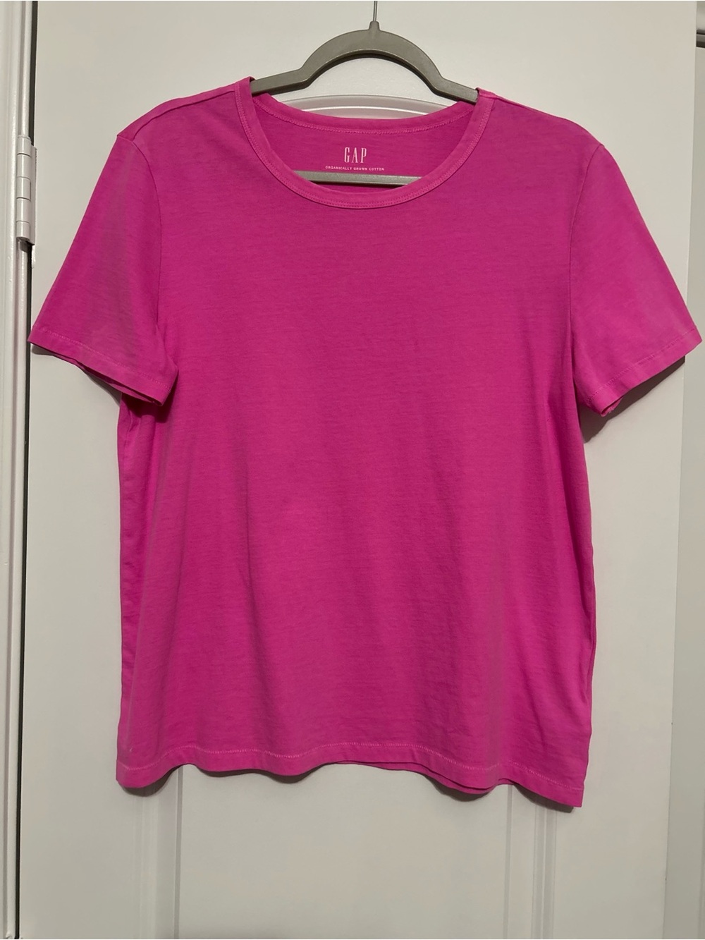 GAP Women's Short Sleeve Crewneck Tee in Hot Pink